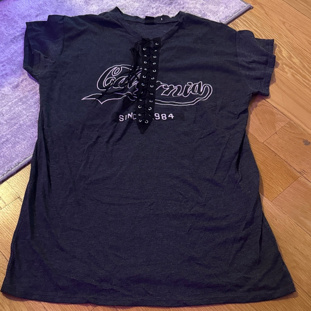 The Clas-sic graphic tshirt dress size large